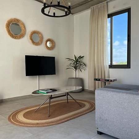 Cosy 2 Bedrooms Apts In Pereybere -Seasons Break Apartment Pereybere Beach Exterior foto