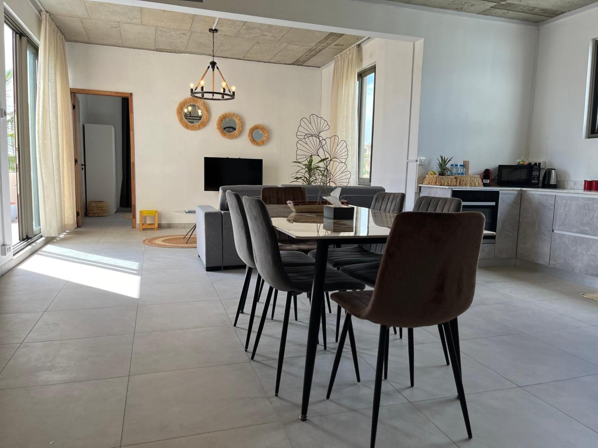 Cosy 2 Bedrooms Apts In Pereybere -Seasons Break Apartment Pereybere Beach Exterior foto